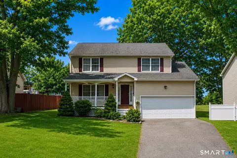 72 Broadmere Rd, Stratford, CT 06614