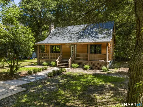 176 Lake Dr E, Oakdale, CT 06370