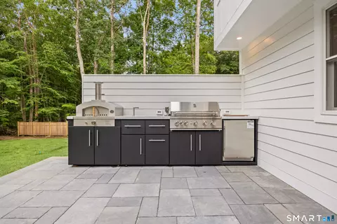 Kitchen - 96 Studio Rd, Stamford, CT 06903 photo 3 of 3