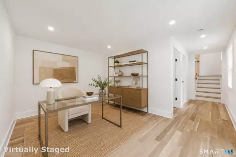 Entry Way - 96 Studio Rd, Stamford, CT 06903 photo 2 of 4