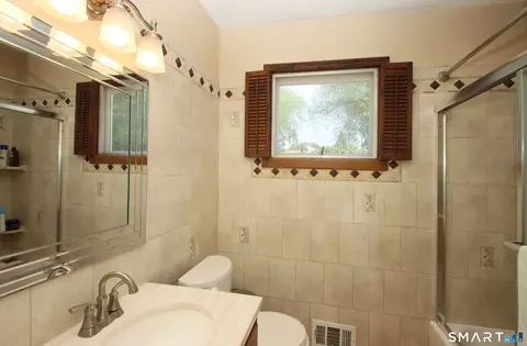 Bath - 76 Jessie Dr, West Haven, CT 06516 photo 2 of 2