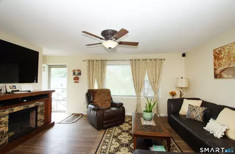 Living - 76 Jessie Dr, West Haven, CT 06516 photo 2 of 5