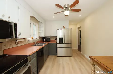 Kitchen - 76 Jessie Dr, West Haven, CT 06516 photo 2 of 4