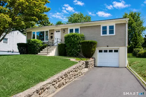 Exterior - 76 Jessie Dr, West Haven, CT 06516 photo 2 of 5