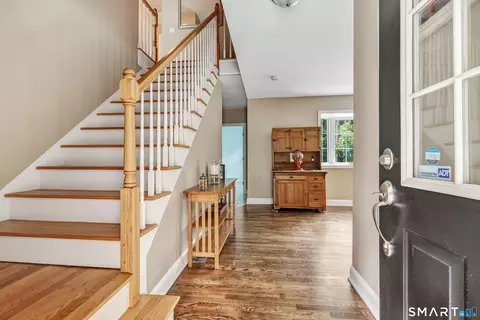Entry Way - 595 Wheeler Rd, Monroe, CT 06468 photo 4 of 4