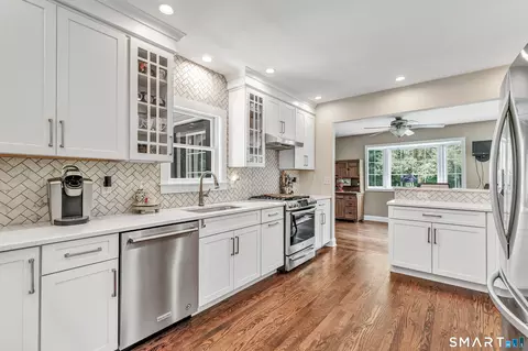 Kitchen - 595 Wheeler Rd, Monroe, CT 06468 photo 3 of 4