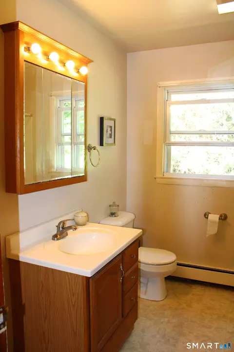 Bath - 6 Nelson Dr, Preston, CT 06365 photo 1 of 1
