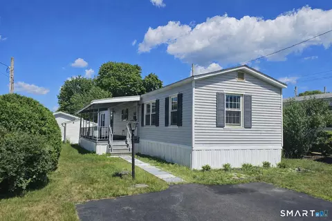 Exterior - 18 Broadway N, Westbrook, CT 06498 photo 1 of 4
