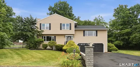 85 Geraldine Dr, Naugatuck, CT 06770