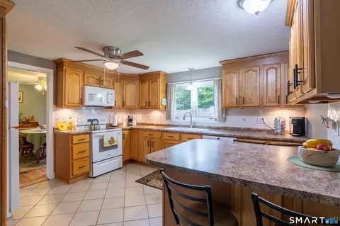 Kitchen - 20 Basley Rd, Plainfield, CT 06374 photo 1 of 3