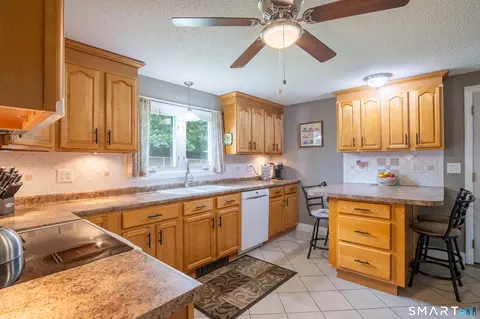 Kitchen - 20 Basley Rd, Plainfield, CT 06374 photo 3 of 3