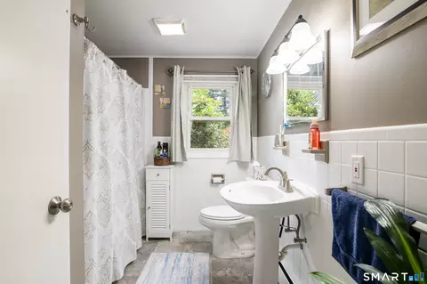Bath - 20 Basley Rd, Plainfield, CT 06374 photo 1 of 1