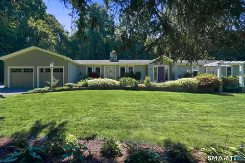320 Overlook Rd, Glastonbury, CT 06033