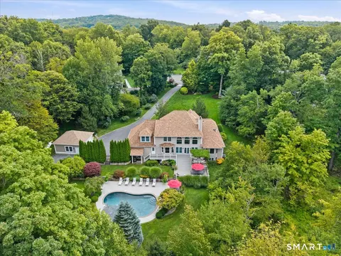 7 W Farms Ln, New Fairfield, CT 06812