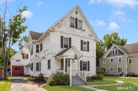 245 School St, Putnam, CT 06260