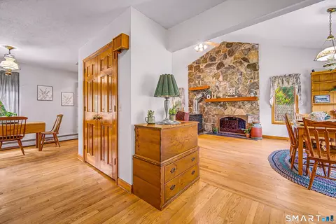 Entry Way - 39 Cannon Rd, Hampton, CT 06247 photo 1 of 2