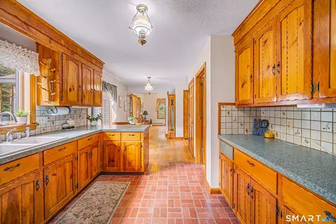 Kitchen - 39 Cannon Rd, Hampton, CT 06247 photo 3 of 3