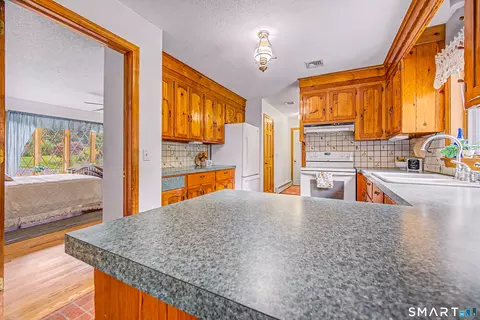 Kitchen - 39 Cannon Rd, Hampton, CT 06247 photo 1 of 3