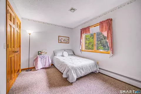 Bedroom - 39 Cannon Rd, Hampton, CT 06247 photo 4 of 5