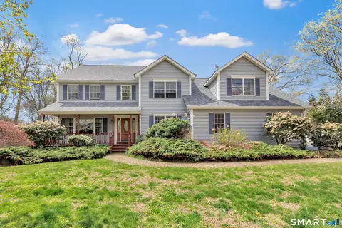 12 Beth Ann Cir, Milford, CT 06461