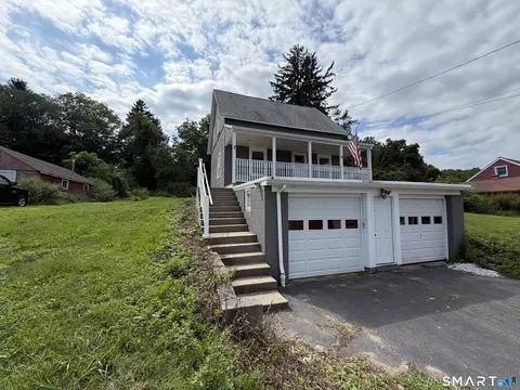 292 Old Colchester Rd, Uncasville, CT 06382