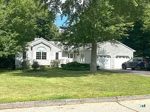 11 John W Luty Dr, Montville, CT 06382
