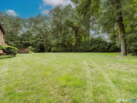 Exterior - 291 Currier Dr, Orange, CT 06477 photo 6 of 7