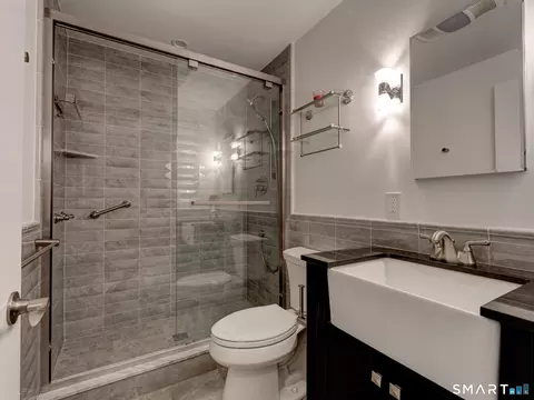 Bath - 291 Currier Dr, Orange, CT 06477 photo 2 of 3