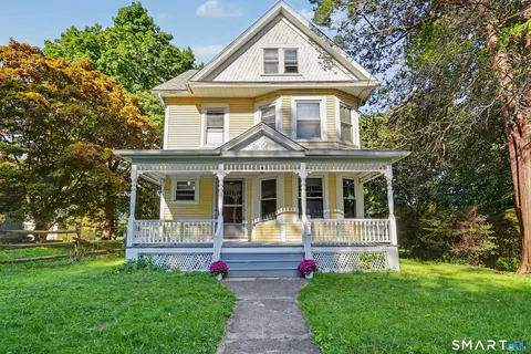 1908 Stratfield Rd, Fairfield, CT 06825