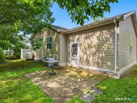 Exterior - 4 Cliff Rd, Ledyard, CT 06339 photo 2 of 4