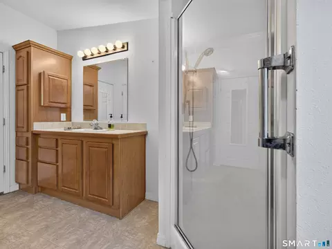 Bath - 4 Cliff Rd, Ledyard, CT 06339 photo 2 of 3