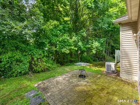Exterior - 4 Cliff Rd, Ledyard, CT 06339 photo 3 of 4