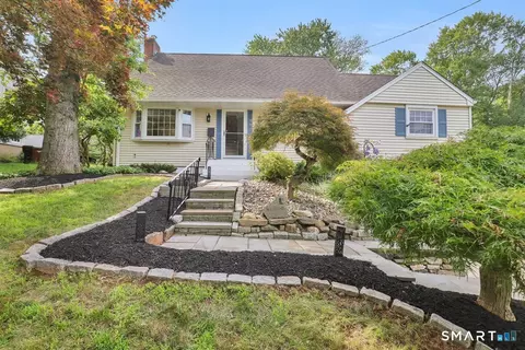117 Hyde Rd, West Hartford, CT 06117