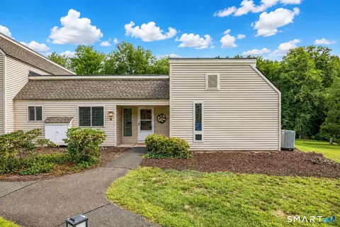 4 Carriage Dr #4, Simsbury, CT 06070