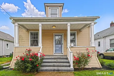 34 Colony St, Ansonia, CT 06401