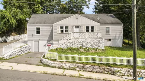 80 Niagara St, Waterbury, CT 06702