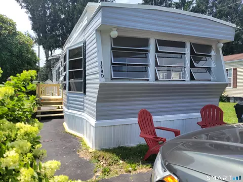 174 D St, Groton, CT 06340
