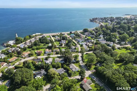 95 Parkway S, New London, CT 06320