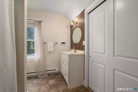 Bath - 31 Palmer St, Killingly, CT 06239 photo 3 of 3