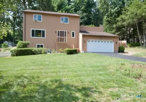 7 Deepwood Dr, Farmington, CT 06032