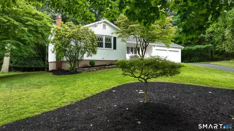 142 Indian Hill Trl, Glastonbury, CT 06033
