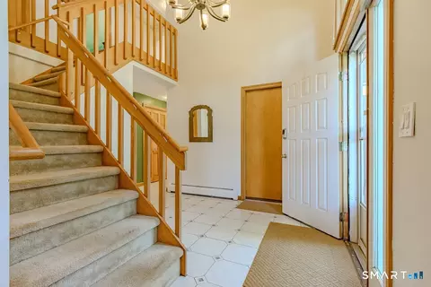 Entry Way - 5 Pond View Dr, Cromwell, CT 06416 photo 2 of 3