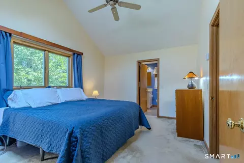Bedroom - 5 Pond View Dr, Cromwell, CT 06416 photo 4 of 6
