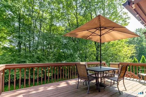 Exterior - 5 Pond View Dr, Cromwell, CT 06416 photo 2 of 4