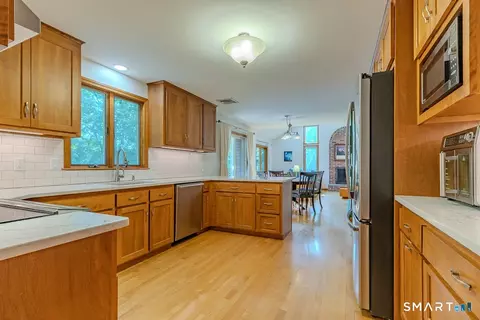Kitchen - 5 Pond View Dr, Cromwell, CT 06416 photo 1 of 4
