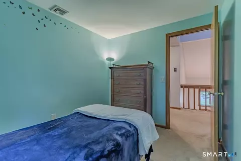 Bedroom - 5 Pond View Dr, Cromwell, CT 06416 photo 3 of 6