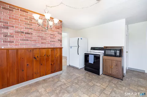 Kitchen - 73 Circle Dr, Windsor Locks, CT 06096 photo 3 of 3