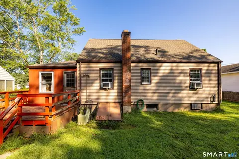 Exterior - 73 Circle Dr, Windsor Locks, CT 06096 photo 4 of 10
