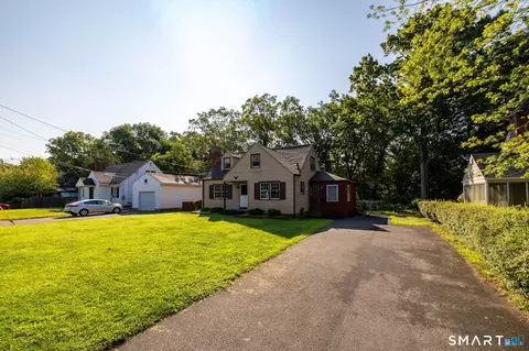 Exterior - 73 Circle Dr, Windsor Locks, CT 06096 photo 9 of 10