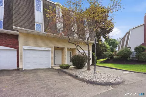 18 Northbrook Ct #18, East Hartford, CT 06108
